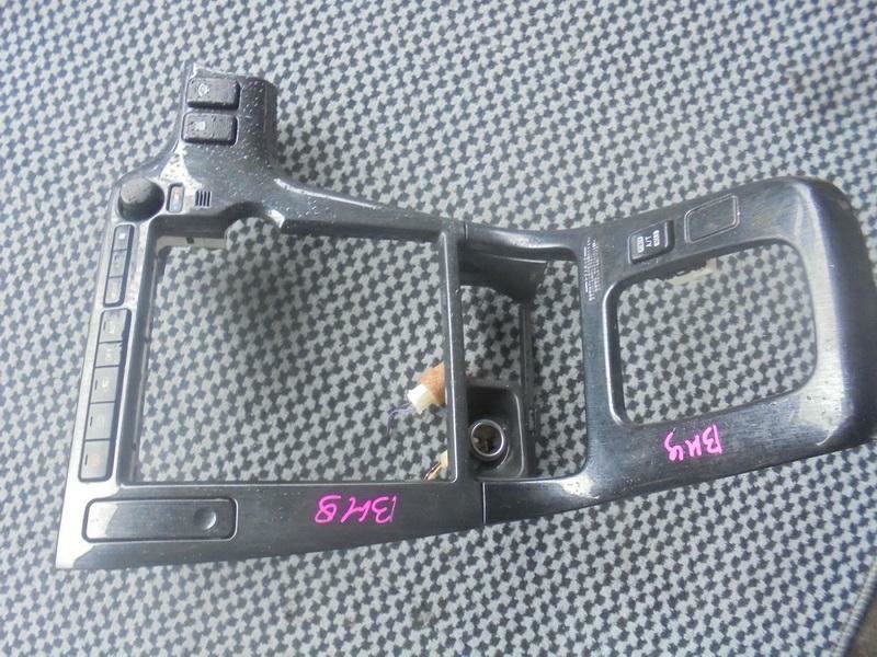 Рамка магнитофона Subaru Lancaster BH9