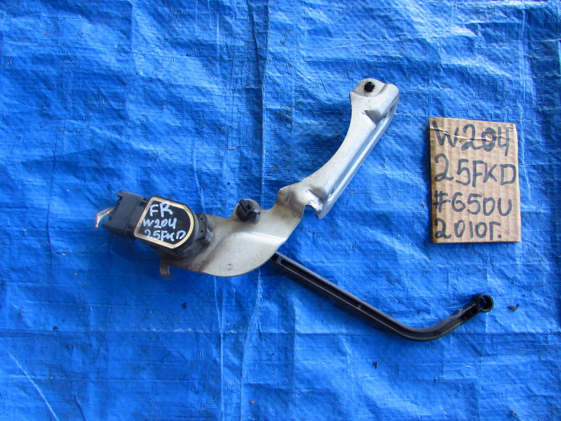 Датчик положения кузова Mercedes-benz C-class