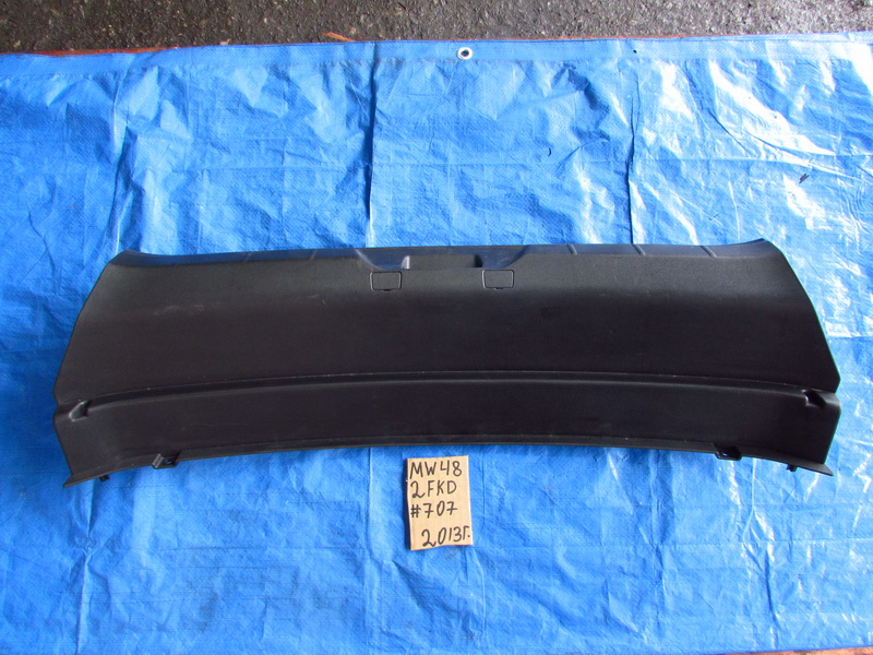 Накладка замка багажника Volvo V40 MV48