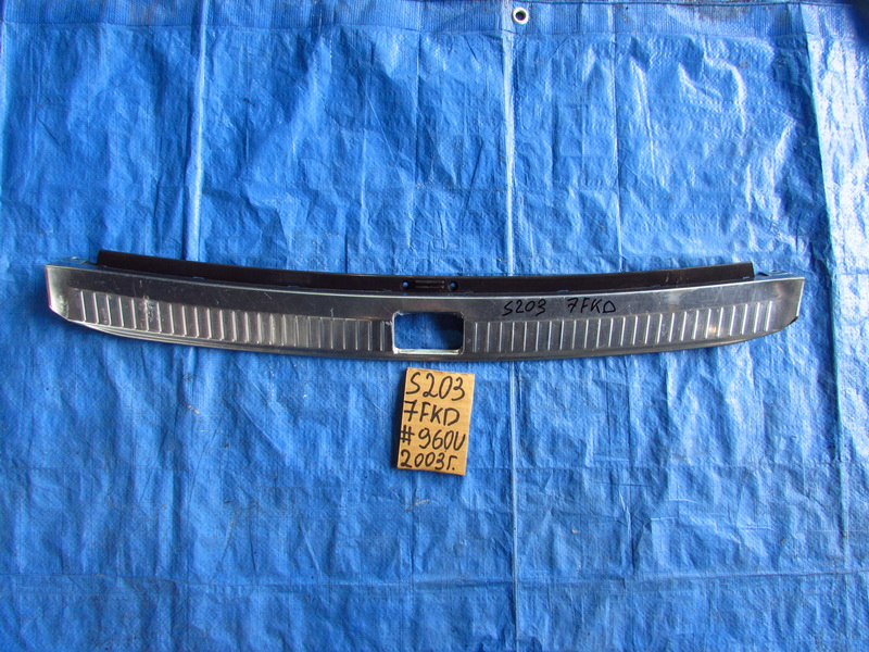 Накладка замка багажника Mercedes-benz C-class S203