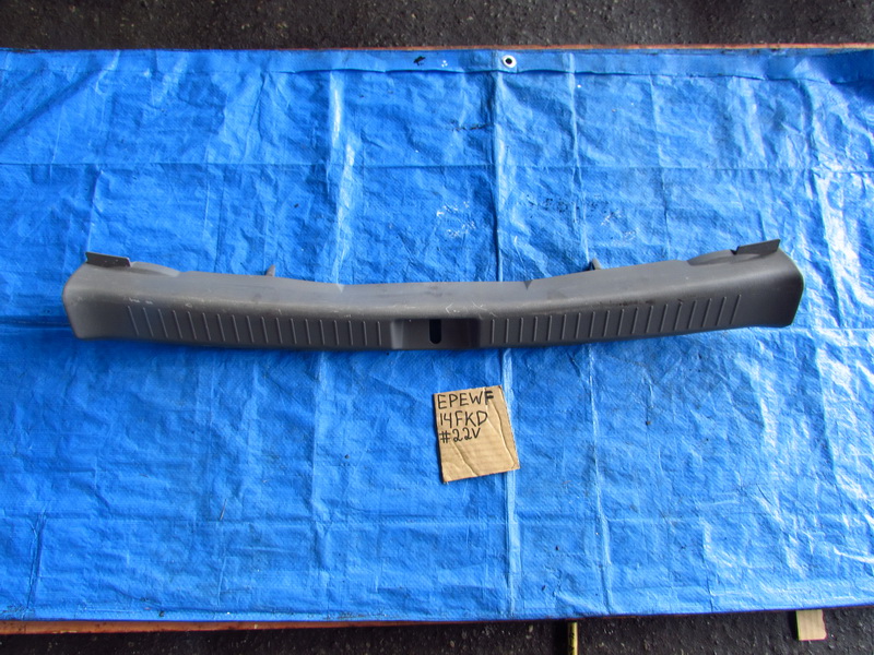 Накладка замка багажника Ford Escape EPEWF