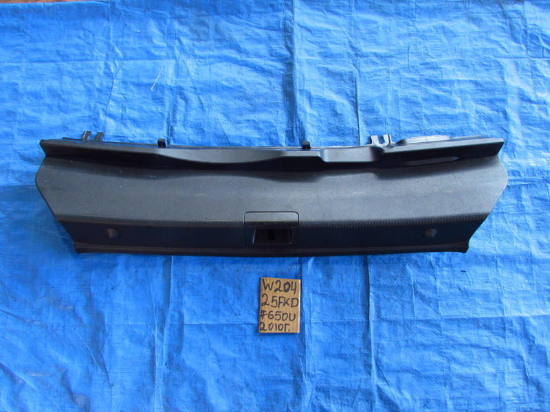 Накладка замка багажника Mercedes-benz C-class W204