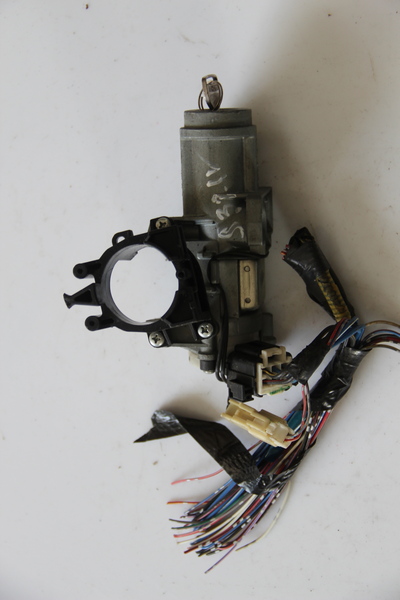 Замок зажигания Daihatsu Hijet