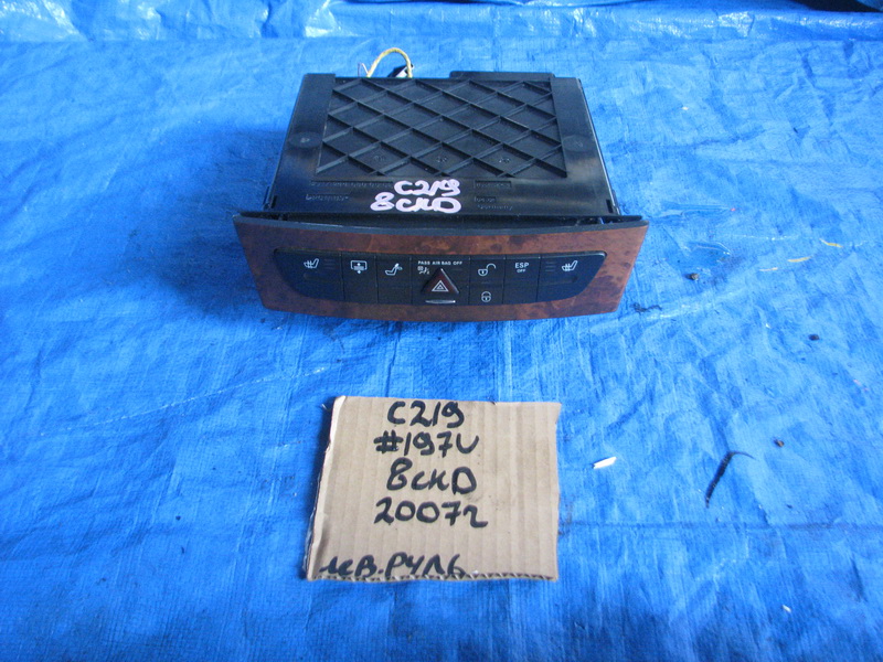 Кнопка аварийной сигнализации Mercedes-benz Cls-class C219