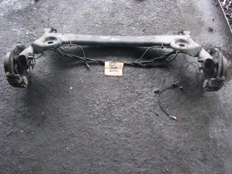 Балка задняя Toyota Isis ANM10