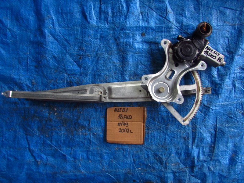 Стеклоподъемник Toyota Corolla Spacio