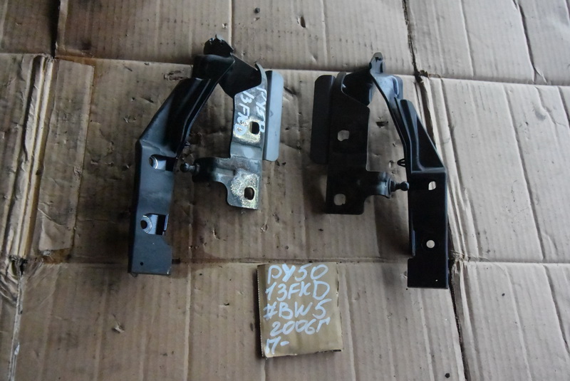 Петля капота Nissan Fuga PY50