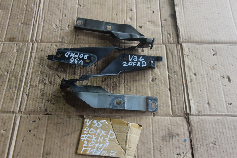 Петля капота Nissan Skyline V36