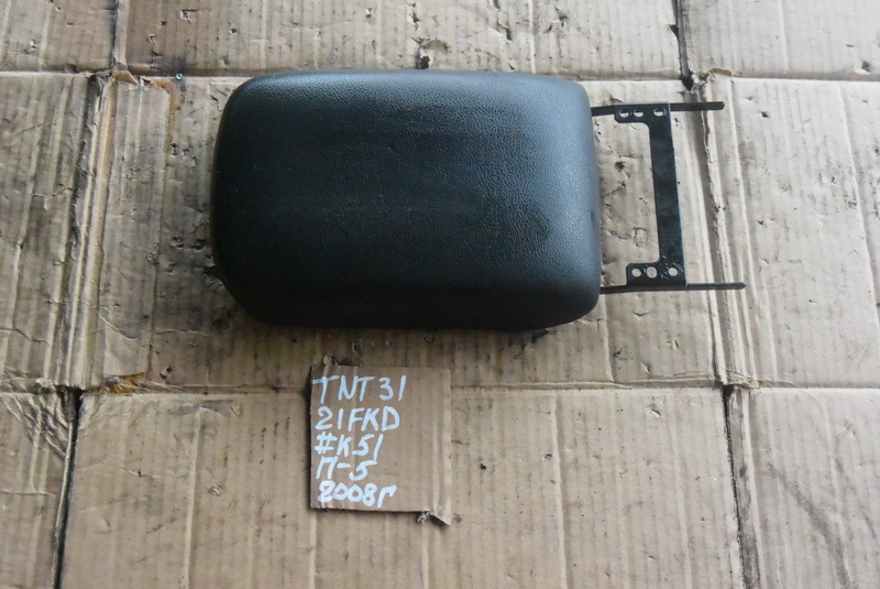 Подлокотник Nissan X-Trail TNT31