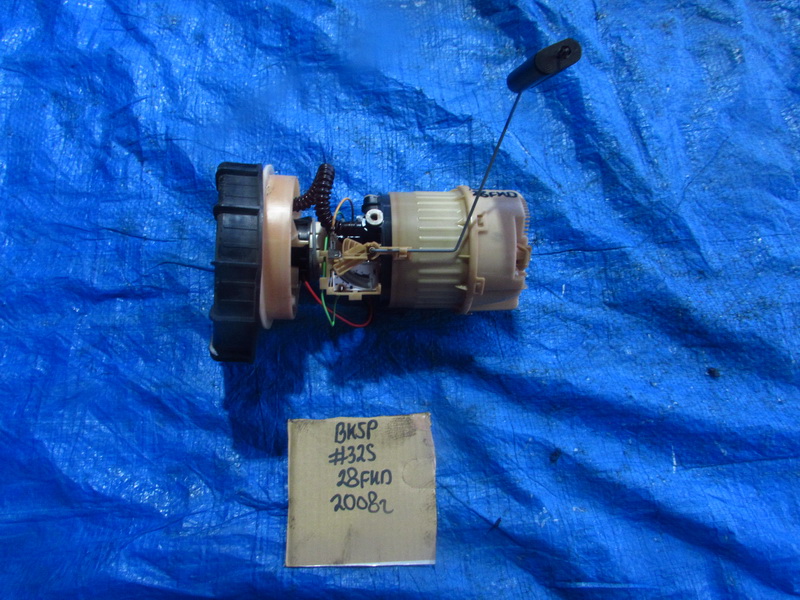 Топливный насос Mazda Axela