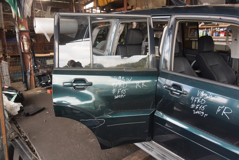 Дверь Mitsubishi Pajero