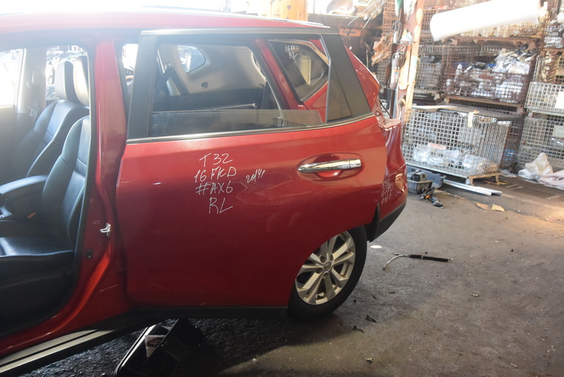 Дверь Nissan X-Trail