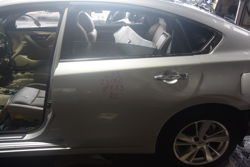 Дверь Nissan Teana