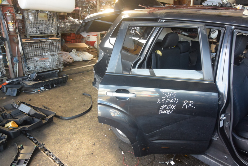 Дверь Subaru Forester