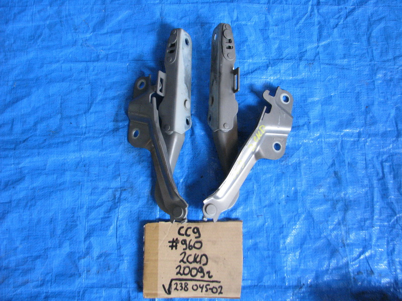 Петля капота Jaguar Xf