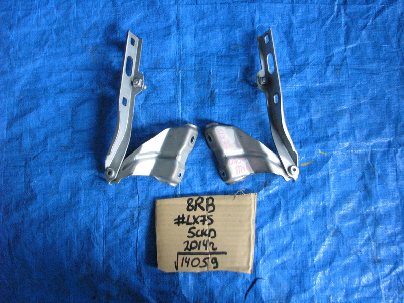 Петля капота Audi Q5