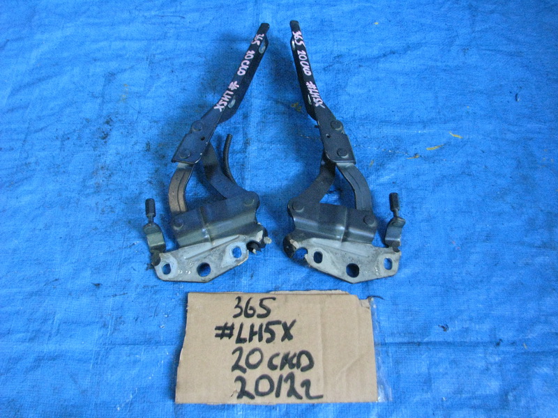 Петля капота Volkswagen Passat 365