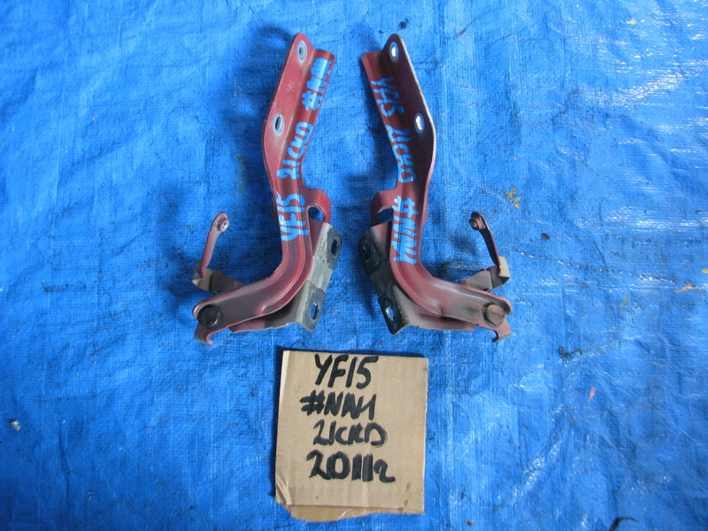 Петля капота Nissan Juke YF15