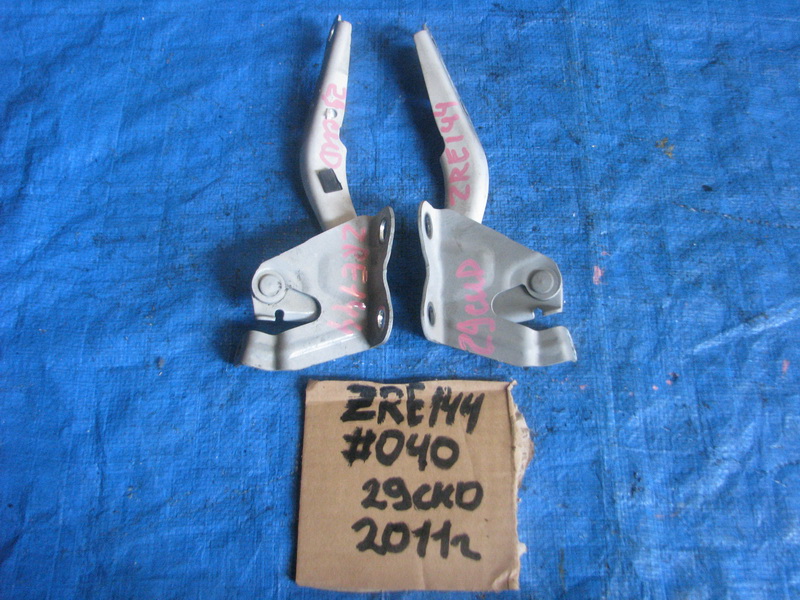 Петля капота Toyota Corolla Fielder ZRE144