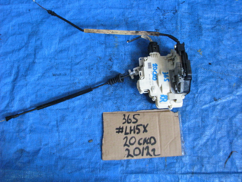 Замок двери Volkswagen Passat