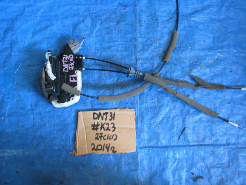 Замок двери Nissan X-Trail DNT31