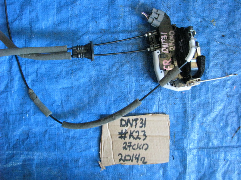 Замок двери Nissan X-Trail DNT31