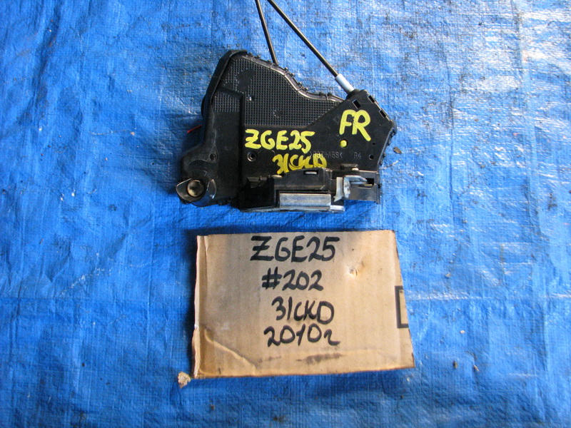 Замок двери Toyota Wish