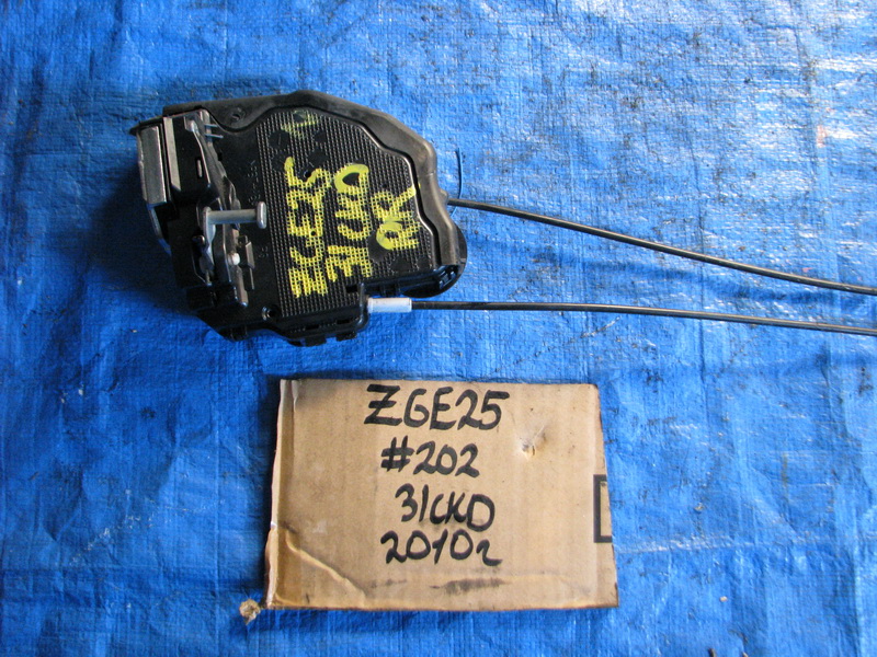 Замок двери Toyota Wish