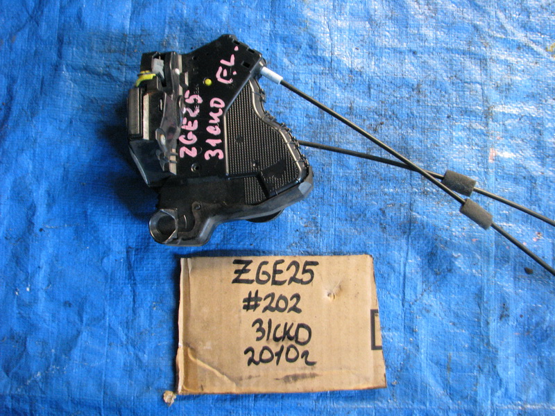 Замок двери Toyota Wish