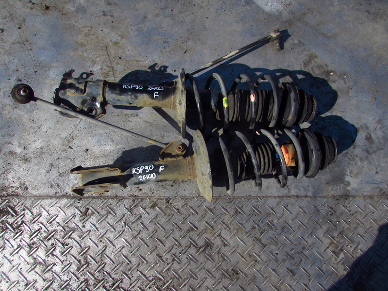 Стойка Toyota Vitz