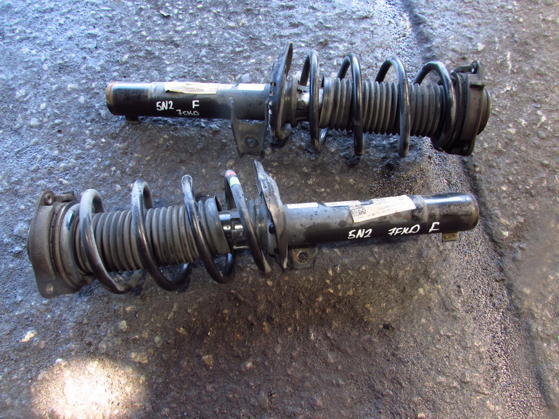 Стойка Volkswagen Tiguan 5N2