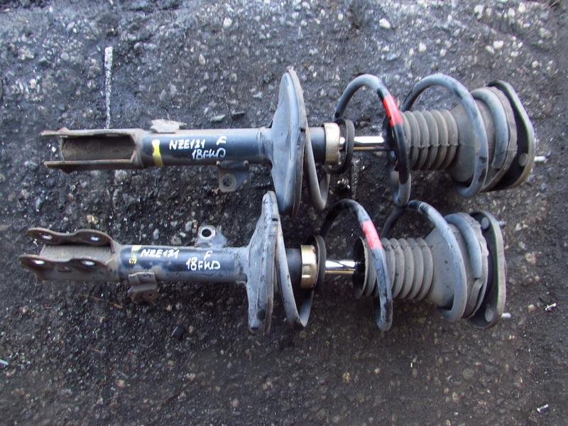 Стойка Toyota Corolla Spacio NZE121