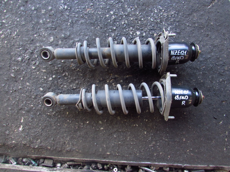 Стойка Toyota Corolla Spacio NZE121