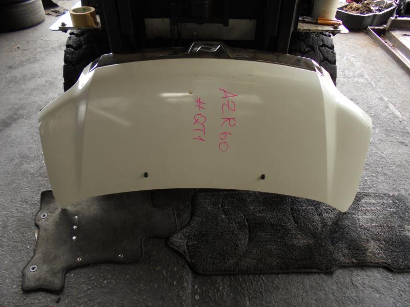 Капот Toyota Noah