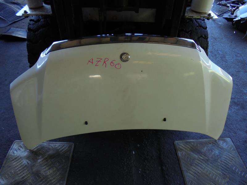 Капот Toyota Noah