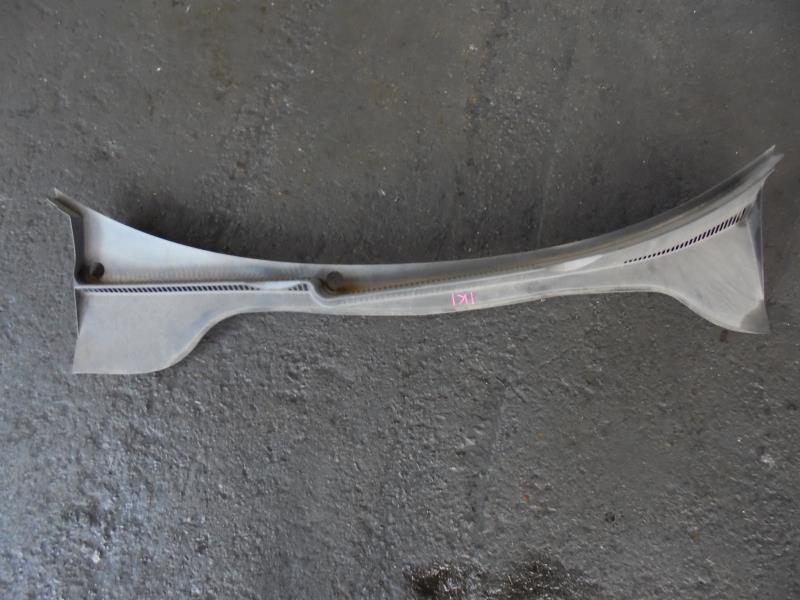 Решетка под лобовое стекло Volkswagen Golf 5 1K1