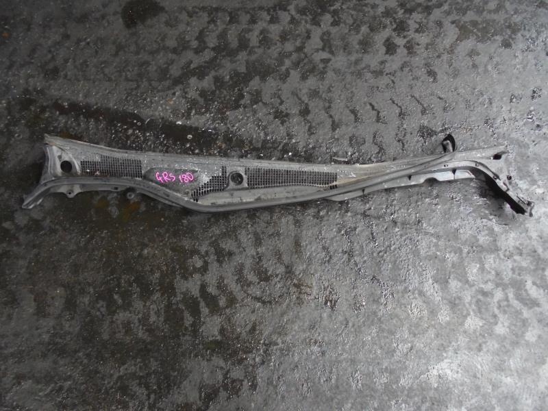 Решетка под лобовое стекло Toyota Crown