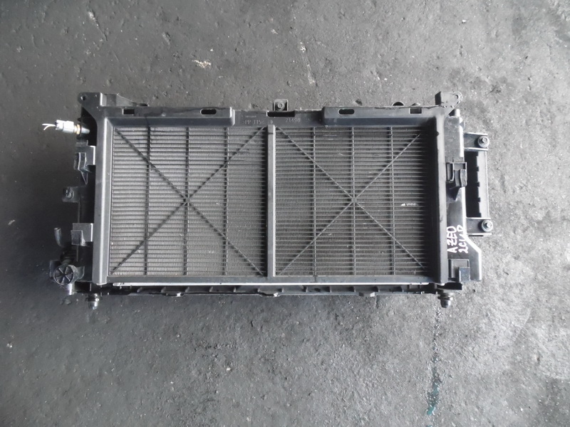 Радиатор двигателя Nissan Leaf AZE0