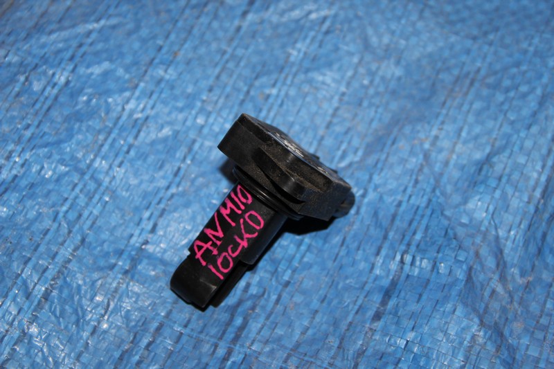 Дмрв Toyota Isis ANM10