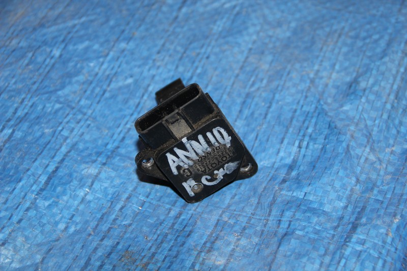 Дмрв Toyota Isis ANM10