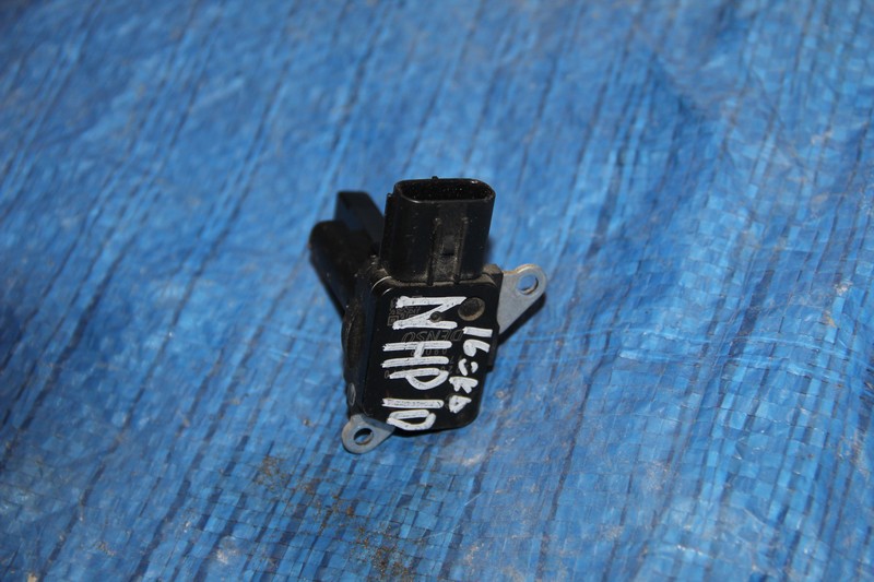 Дмрв Toyota Aqua NHP10