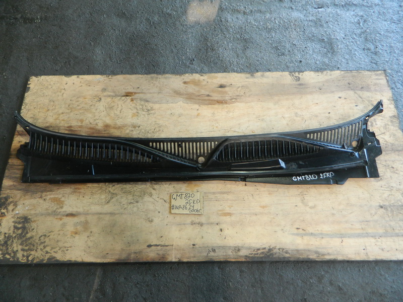 Решетка под лобовое стекло Cadillac Escalade