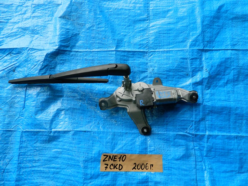 Моторчик заднего дворника Toyota Wish ZNE10