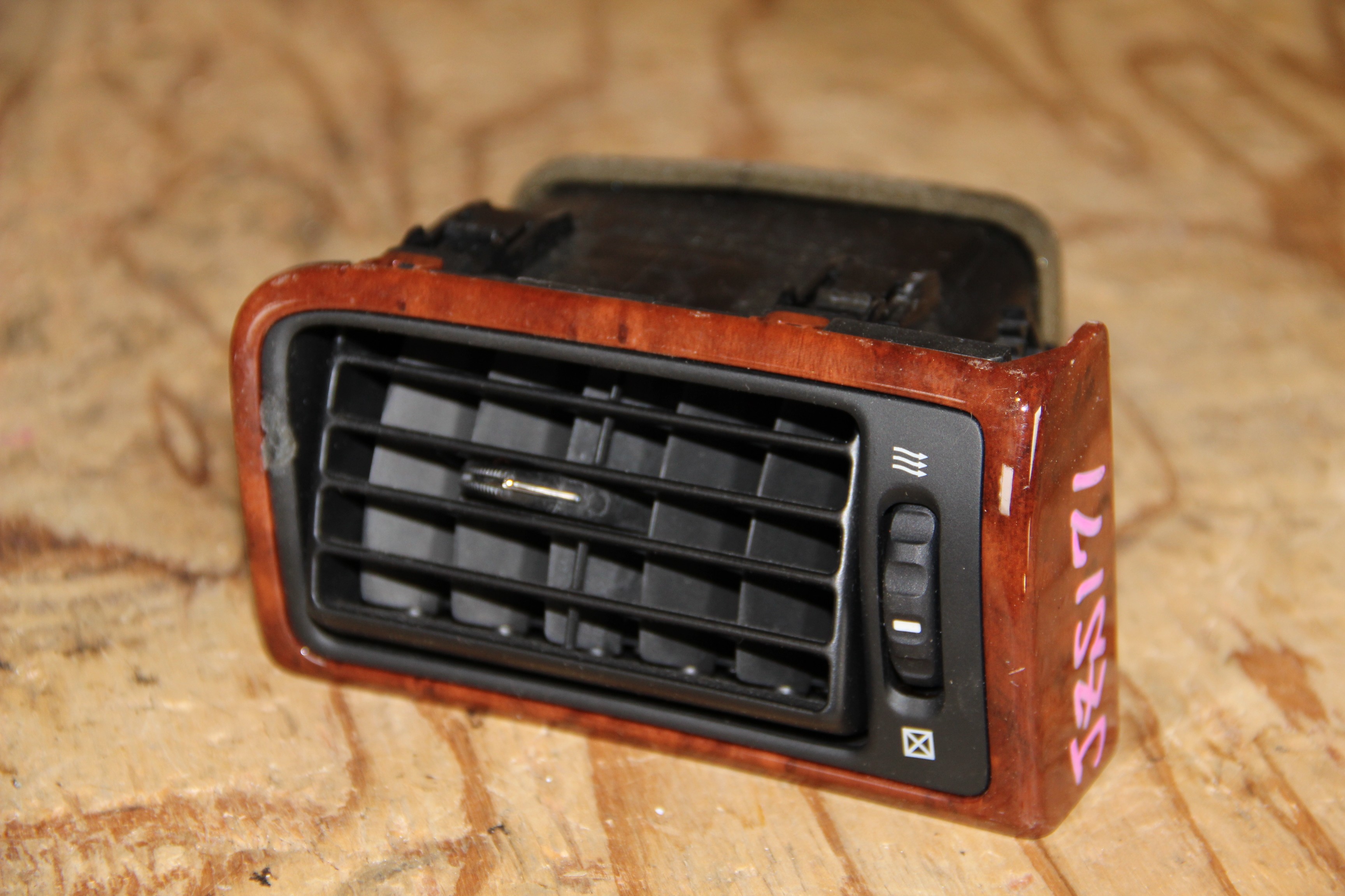 Дефлектор салона Toyota Crown