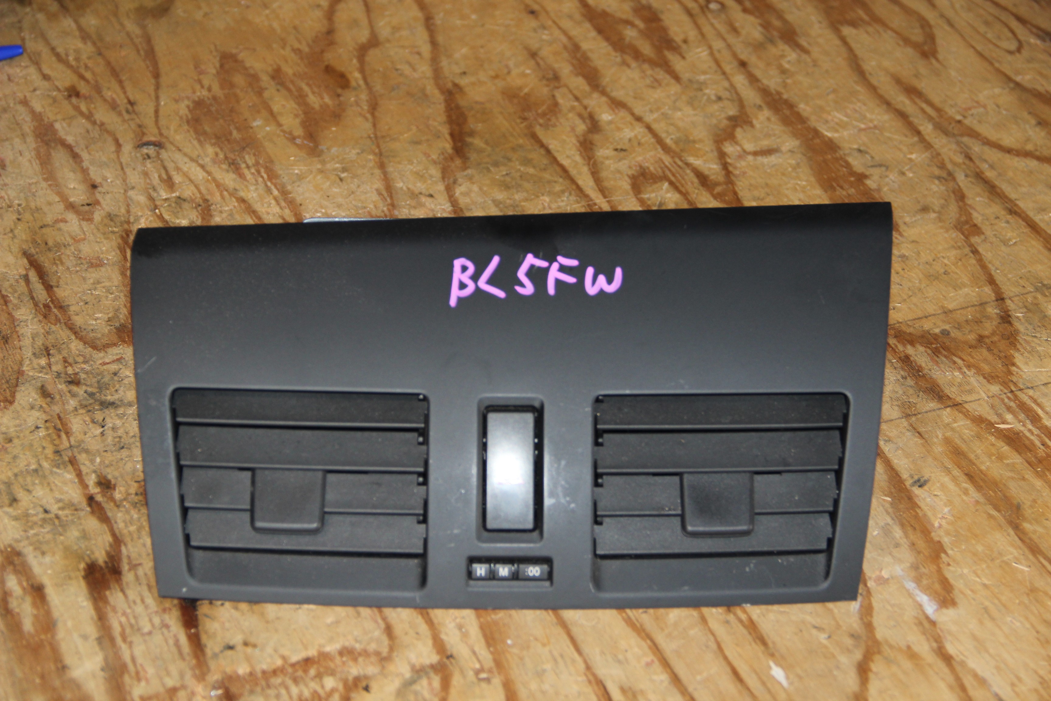 Дефлектор салона Mazda Axela BL5FW