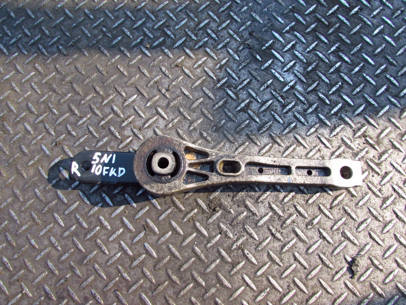 Подушка двигателя Volkswagen Tiguan