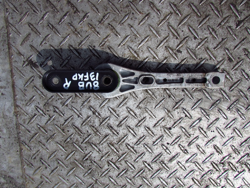 Подушка двигателя Audi Q3