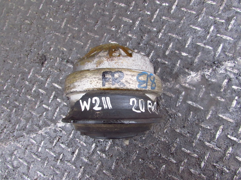 Подушка двигателя Mercedes-benz E-class