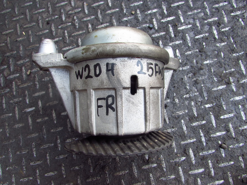 Подушка двигателя Mercedes-benz C-class W204