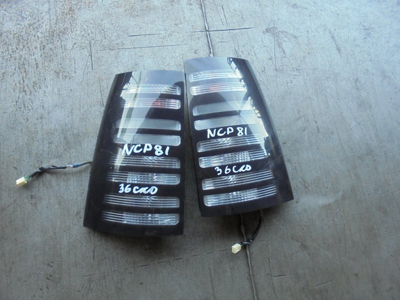 Стоп-сигнал Toyota Sienta